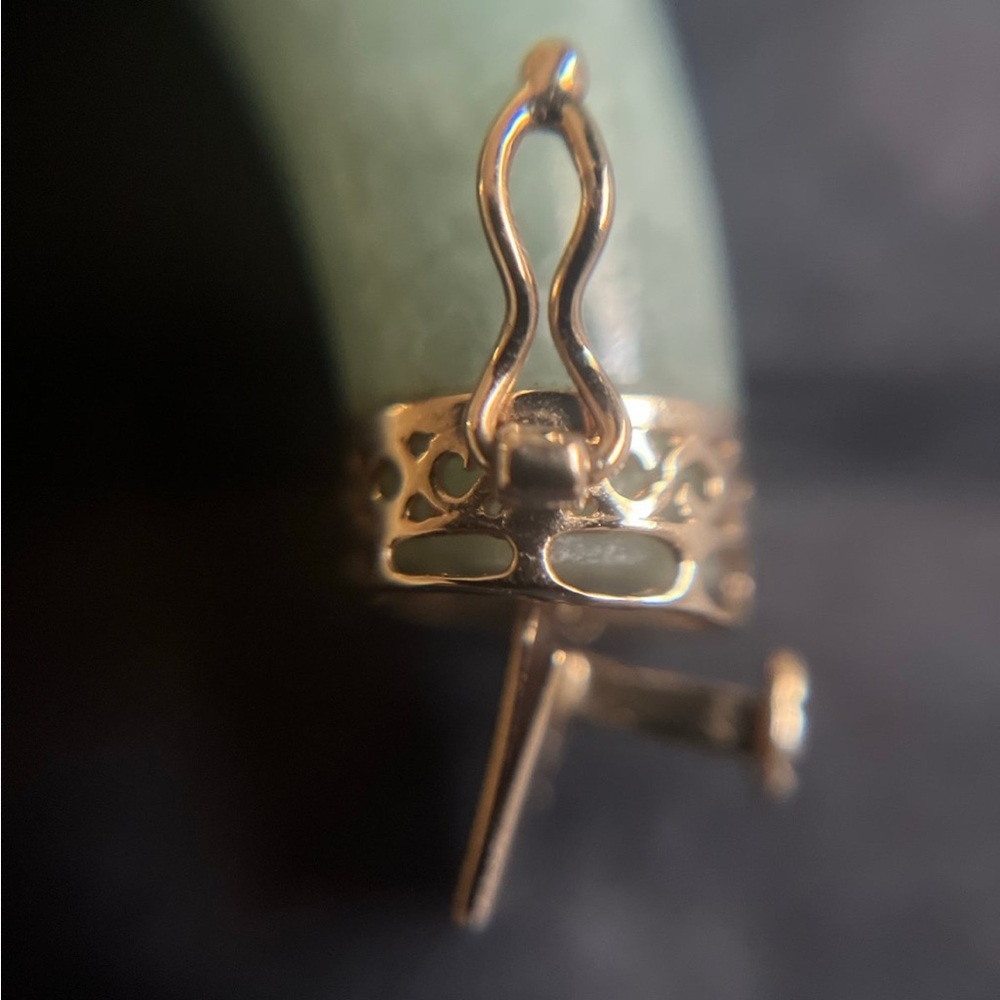 Beautiful 14k Gold & Jadeite / Jade Bangle
Bracelet made in China. - Picture 5 of 15